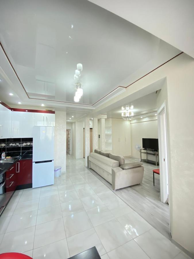 Two Bedroom Large In Apartment *